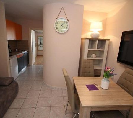 Ara-Ara Apartment Baska  Ngoại thất bức ảnh