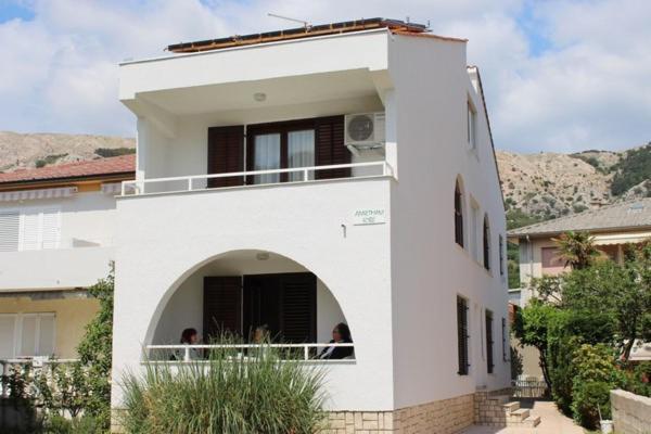 Ara-Ara Apartment Baska  Ngoại thất bức ảnh