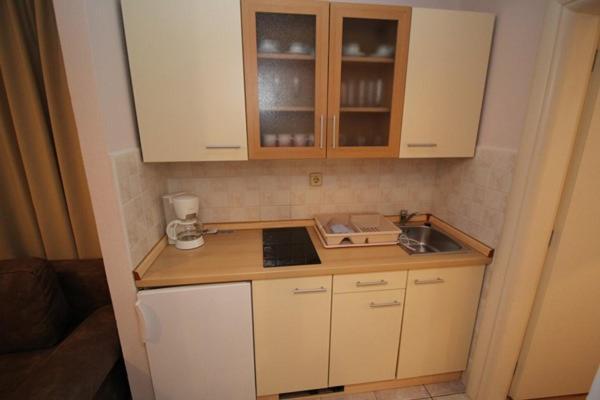 Ara-Ara Apartment Baska  Ngoại thất bức ảnh