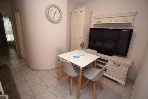 Ara-Ara Apartment Baska  Ngoại thất bức ảnh