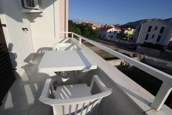 Ara-Ara Apartment Baska  Ngoại thất bức ảnh